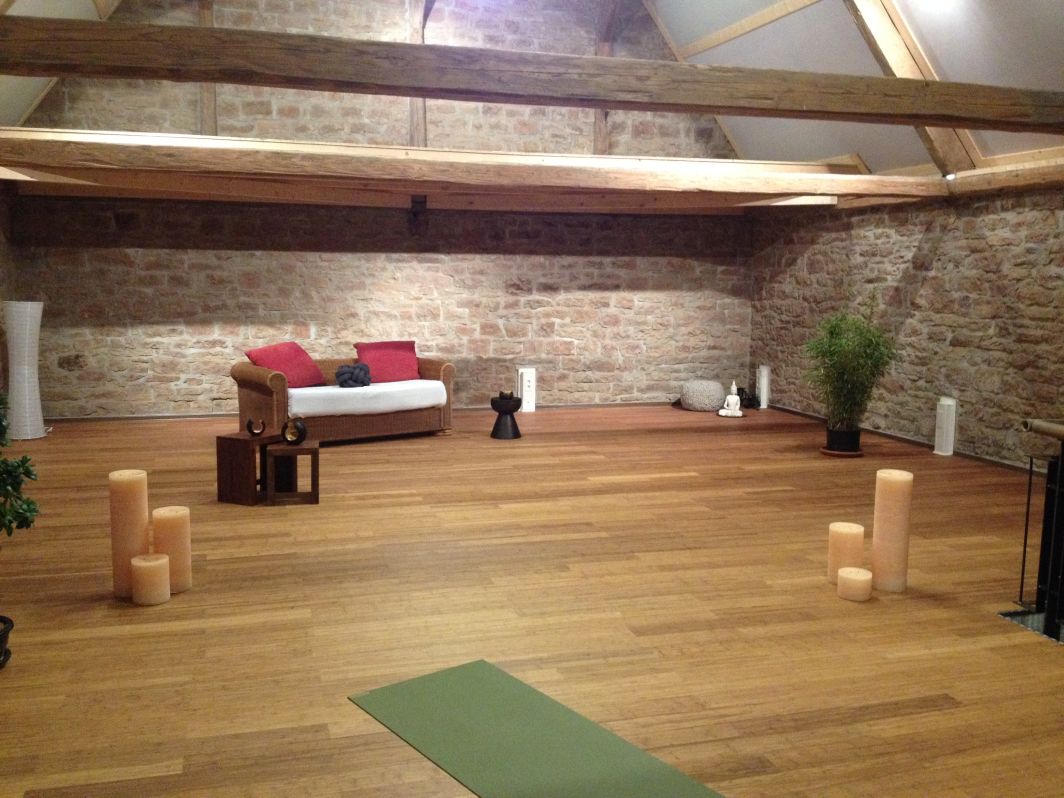 Ausstellungsraum_deko_fuer_yogafilm