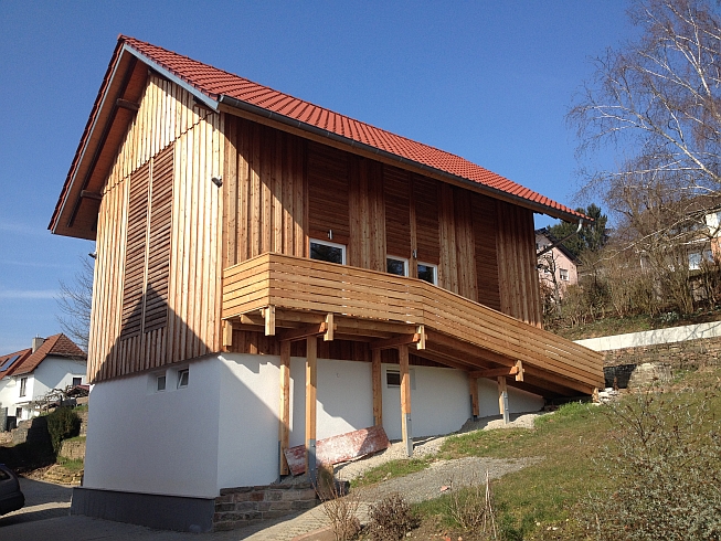 Sd-Ostansicht der Tabakscheuer mit Rollstuhlrampe